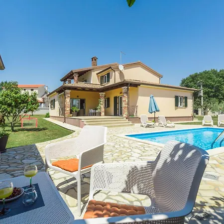 Mit Pool, Grossem Garten, Hunde Willkommen بيت للعطل Kirmenjak