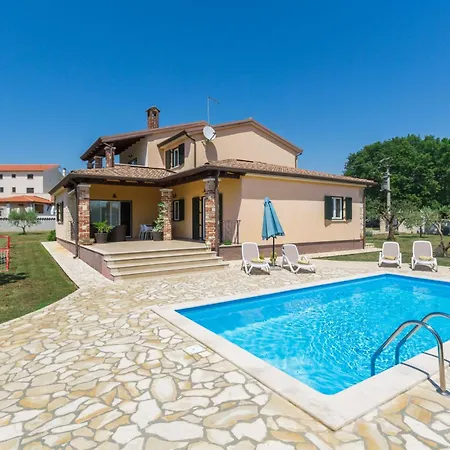 Mit Pool, Grossem Garten, Hunde Willkommen بيت للعطل